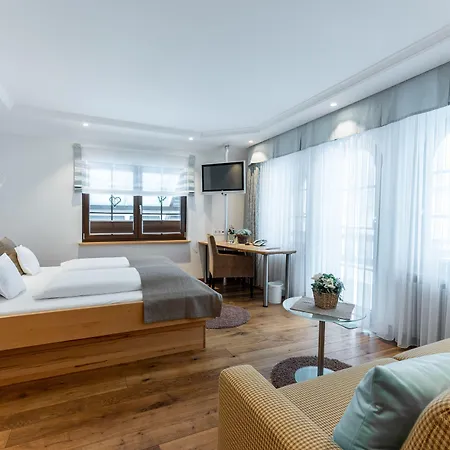 מלון Zum Ochsen 4*